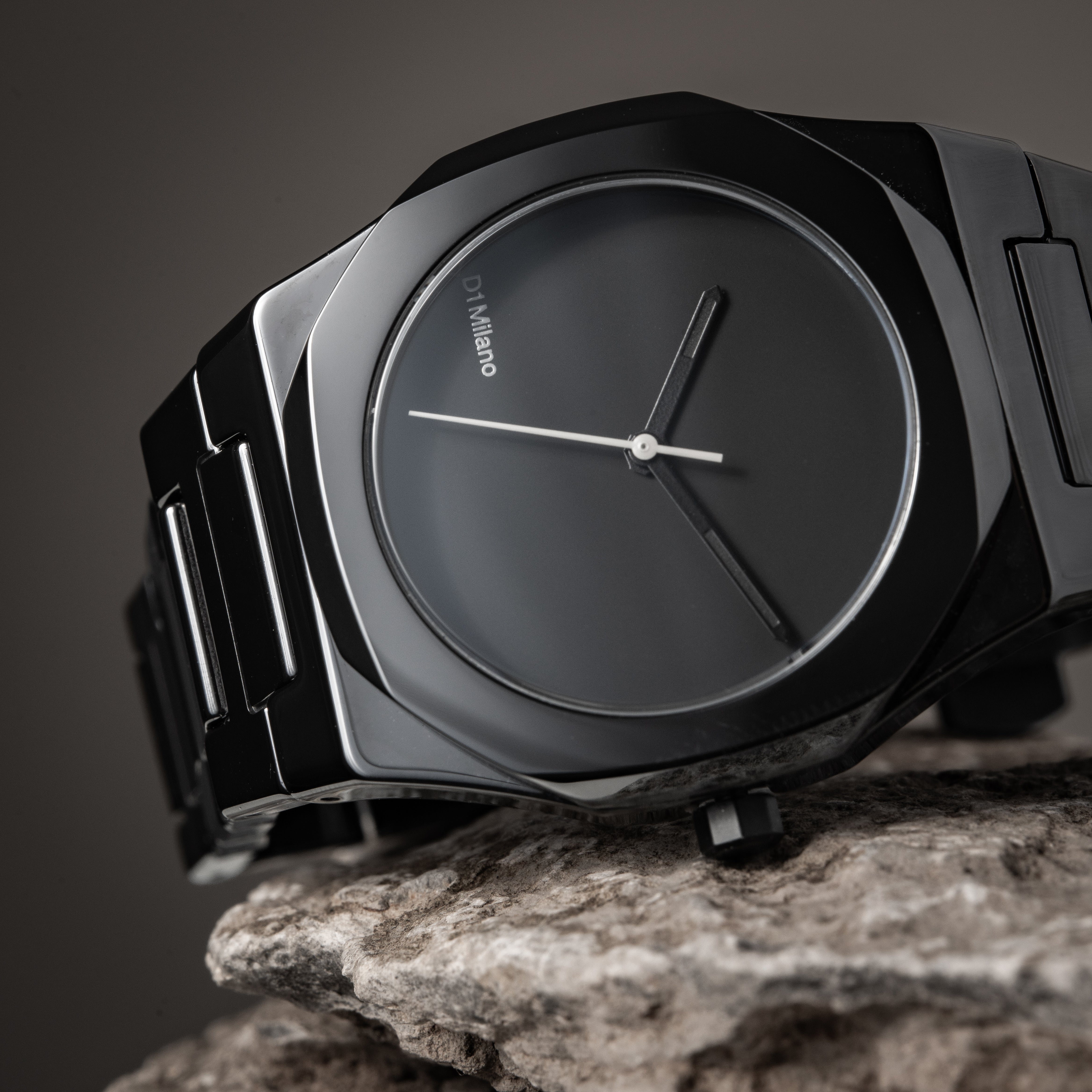 D1 Milano Watches Hong Kong | Ceramic Pure Black 37mm CEBU01
