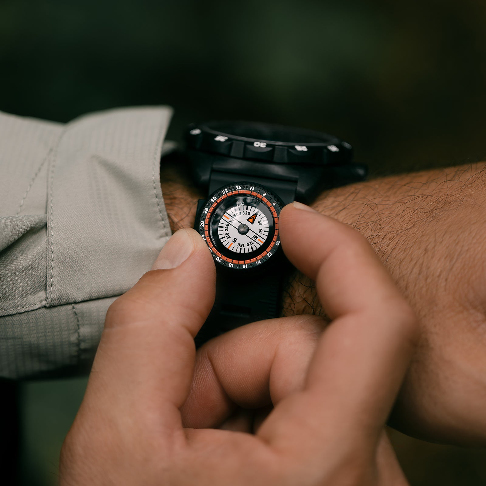 Luminox Watches Hong Kong | Land Recon NAV SPC XL.8833 – Crown Hour